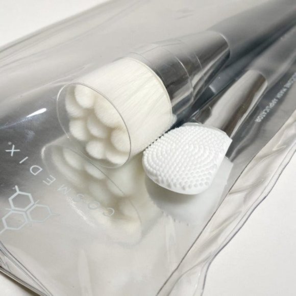 Cosmedix Skincare Brush Set - Picture 4 of 9